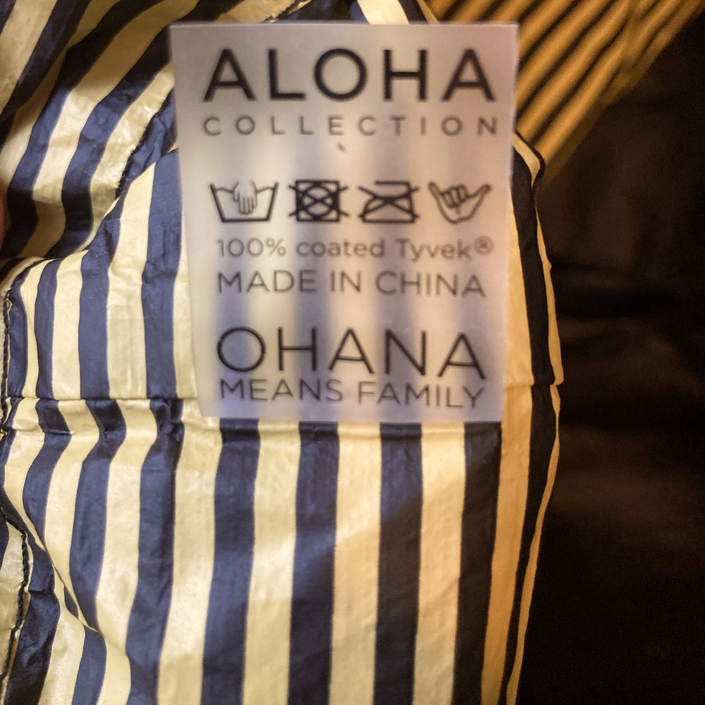 🔥Price Drop $25🔥ALOHA Collection Black and Yellow Flower 🌼 Tote Bag
